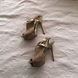 GUESS GOLD HEELS